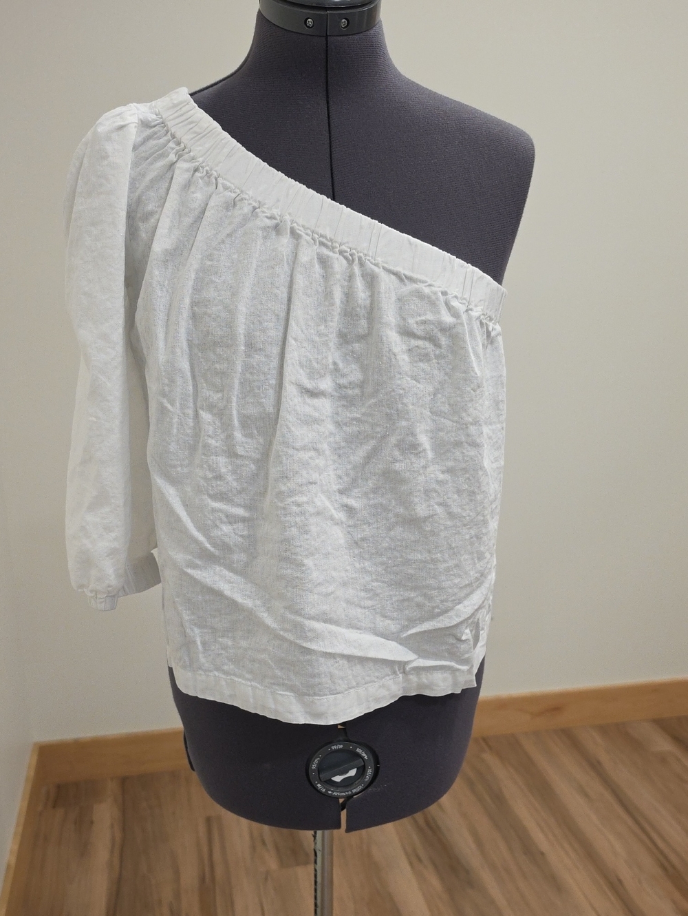 a new day White One-Shoulder Cropped Top